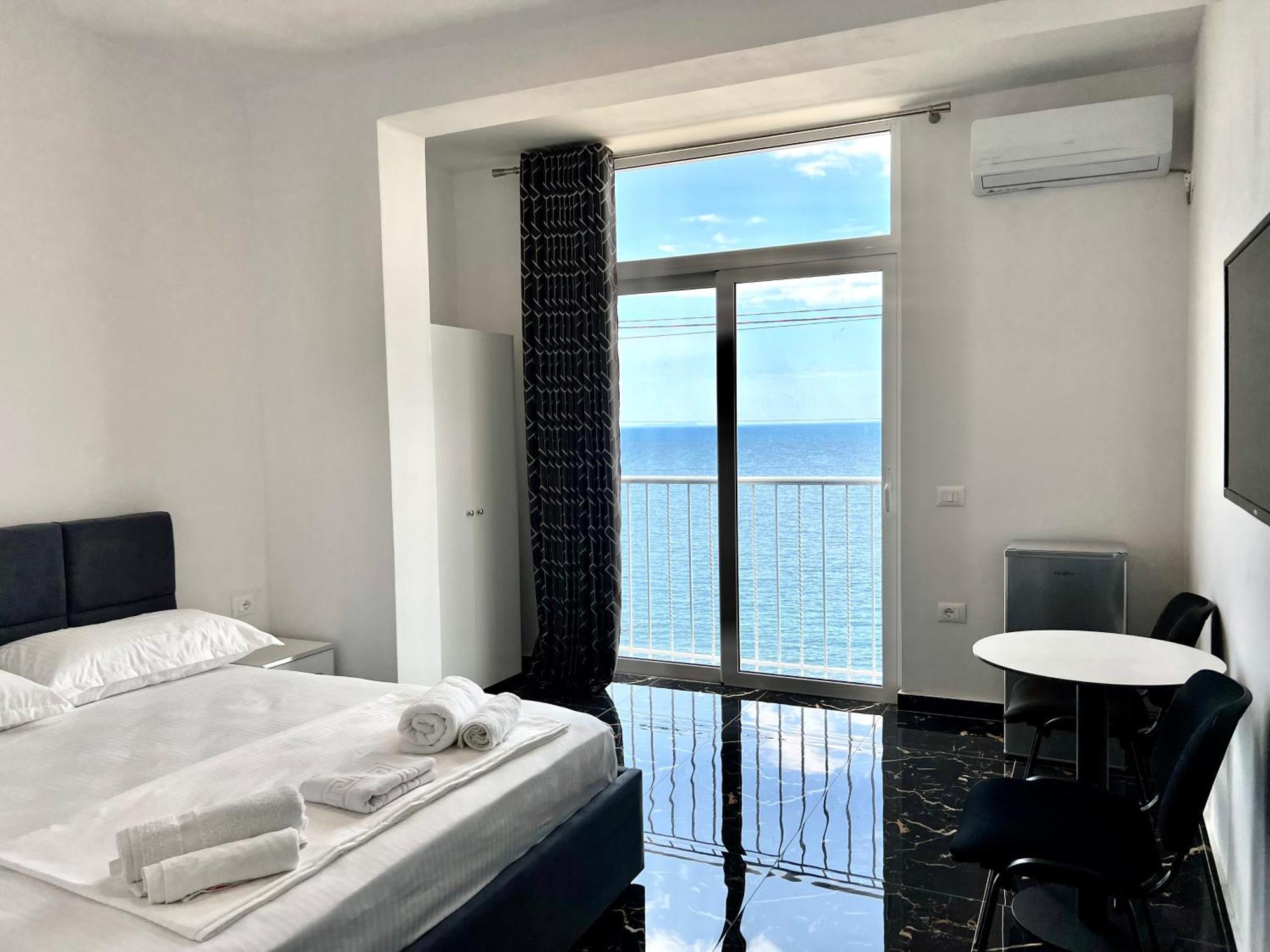 Redi'S Seaview Apartments Saranda Kültér fotó