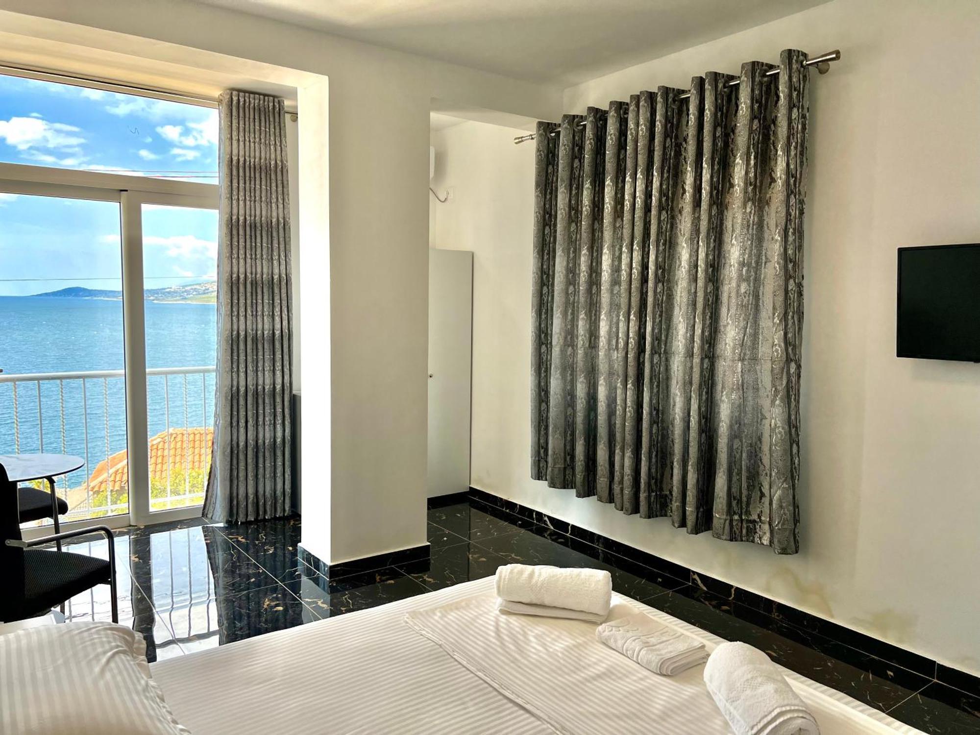 Redi'S Seaview Apartments Saranda Kültér fotó