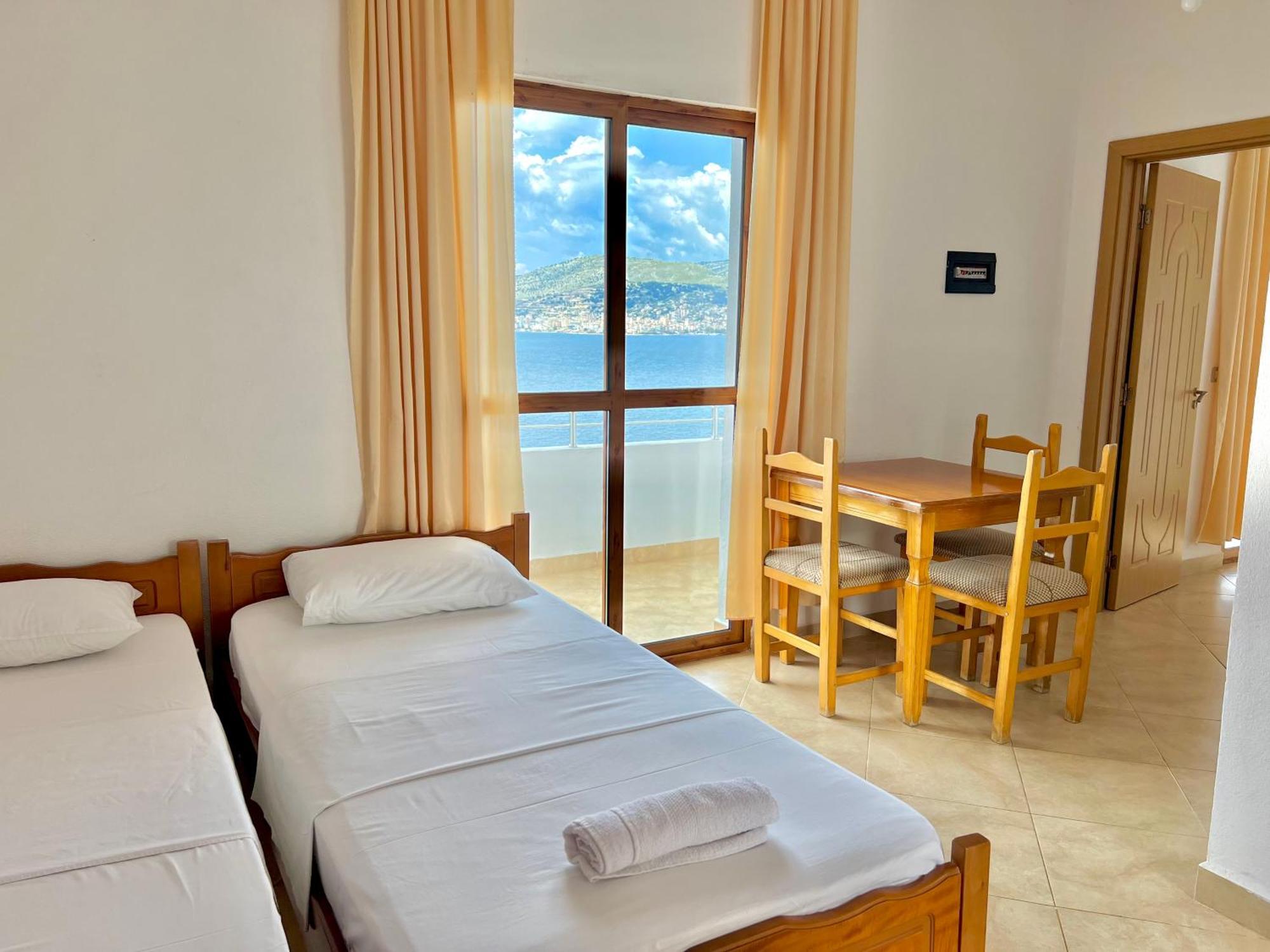Redi'S Seaview Apartments Saranda Kültér fotó