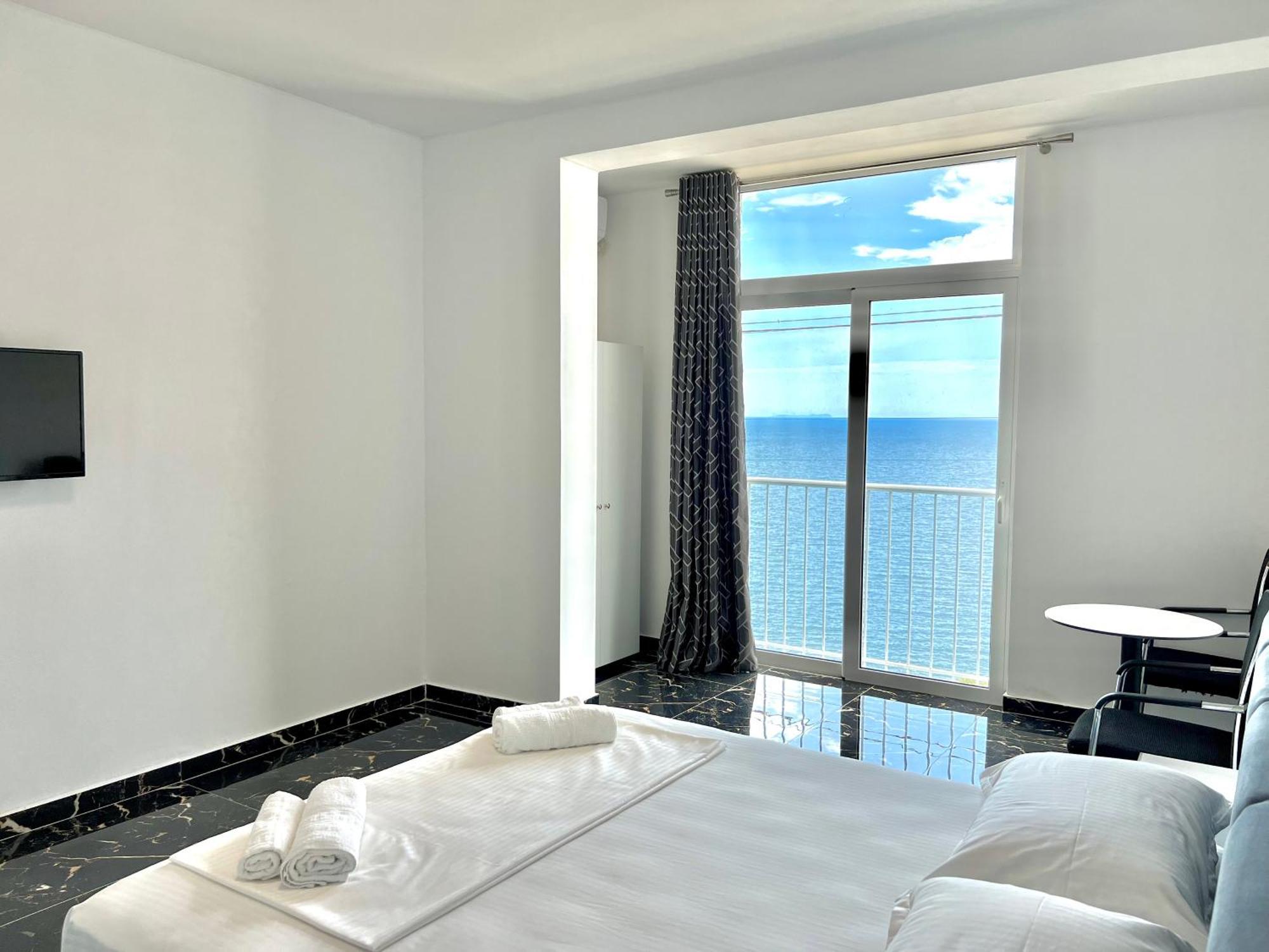 Redi'S Seaview Apartments Saranda Kültér fotó