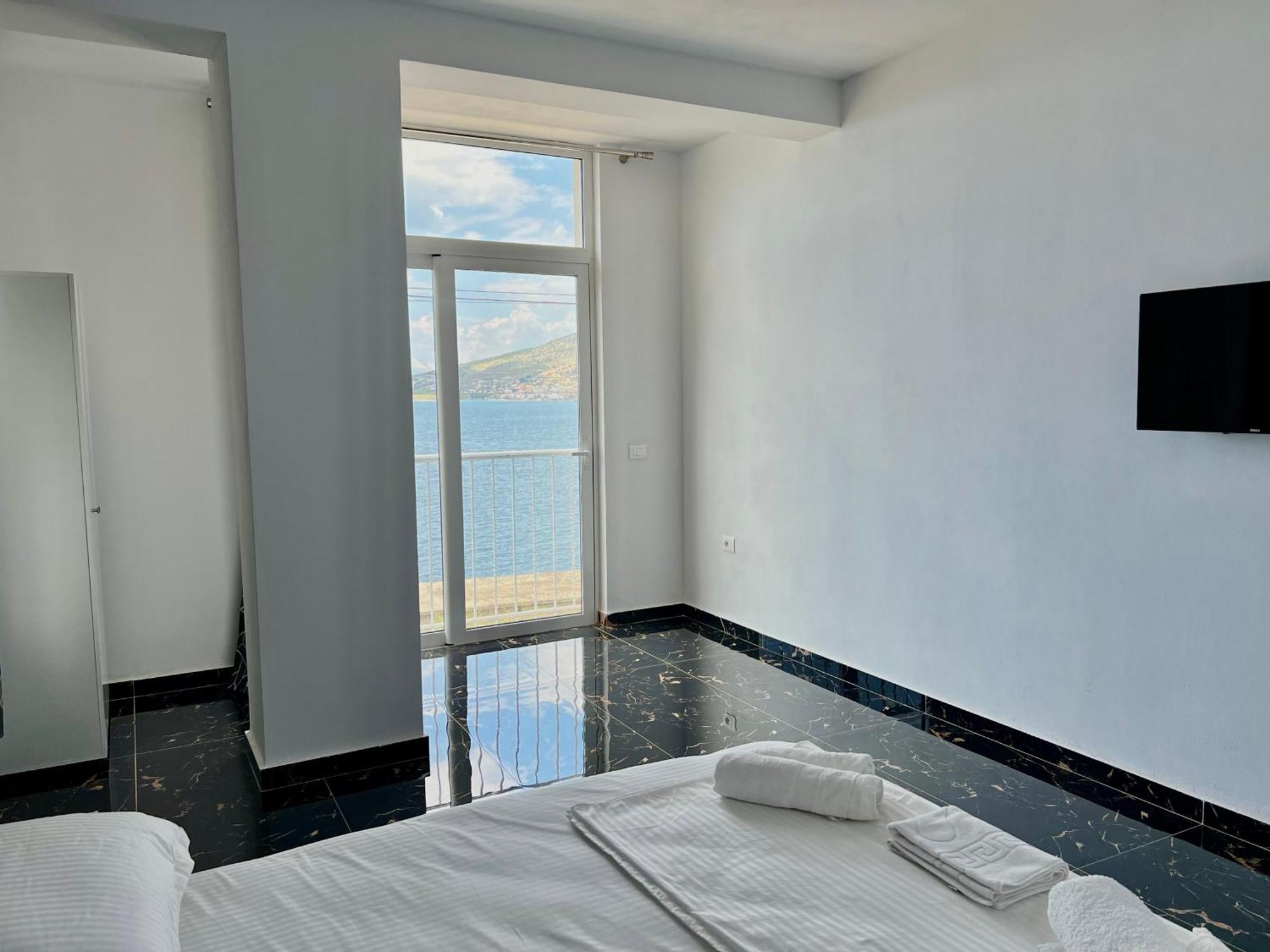 Redi'S Seaview Apartments Saranda Kültér fotó